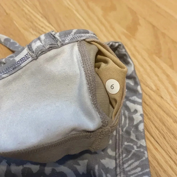 Lululemon Flow Y Bra IV in Beachy  Floral White Fossil - Picture 12 of 12